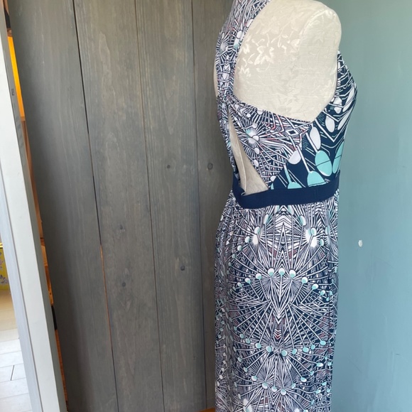 XXSOLDXX BCBG TWIST SUMMER DRESS - Picture 5 of 9